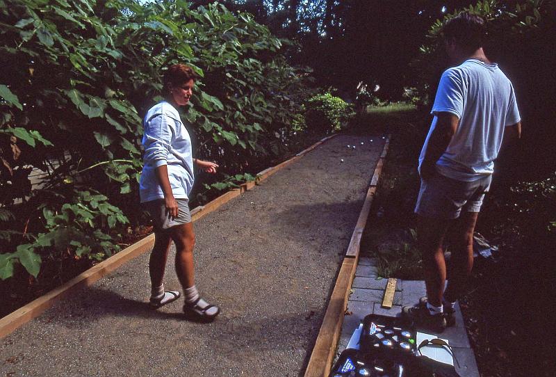 1999-08 Jon and Bobbi 03 Boules.jpg